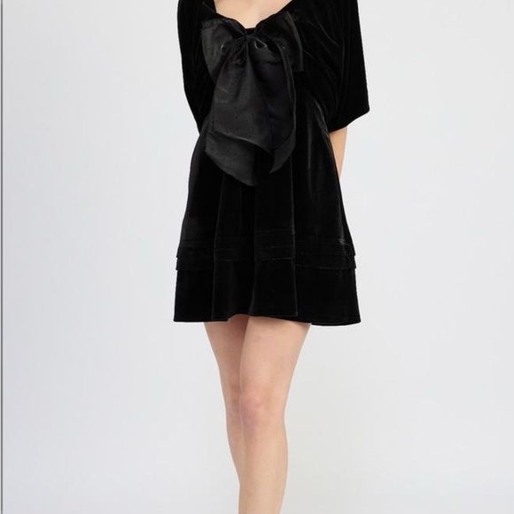 En Saison Black Velvet Dress with Bow - Picture 1 of 4